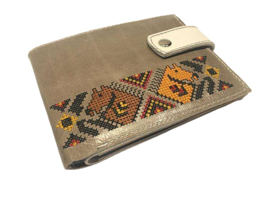 Chanyo_Mens_Wallet_Embroidery_Leather_Ivelina_2.jpg