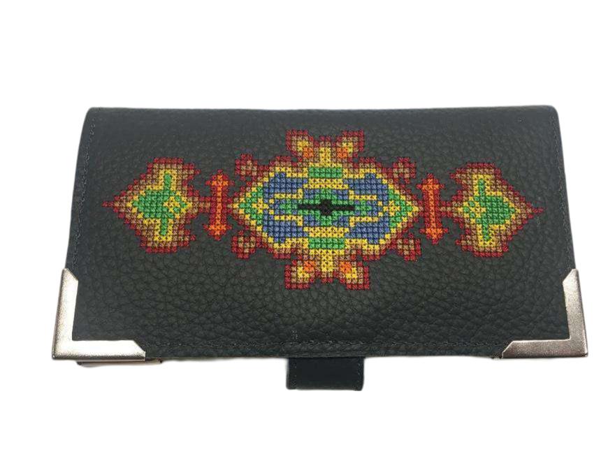 Hubavelka_Ladies_Wallet_Embroidery_Leather_Ivelina_1.jpg