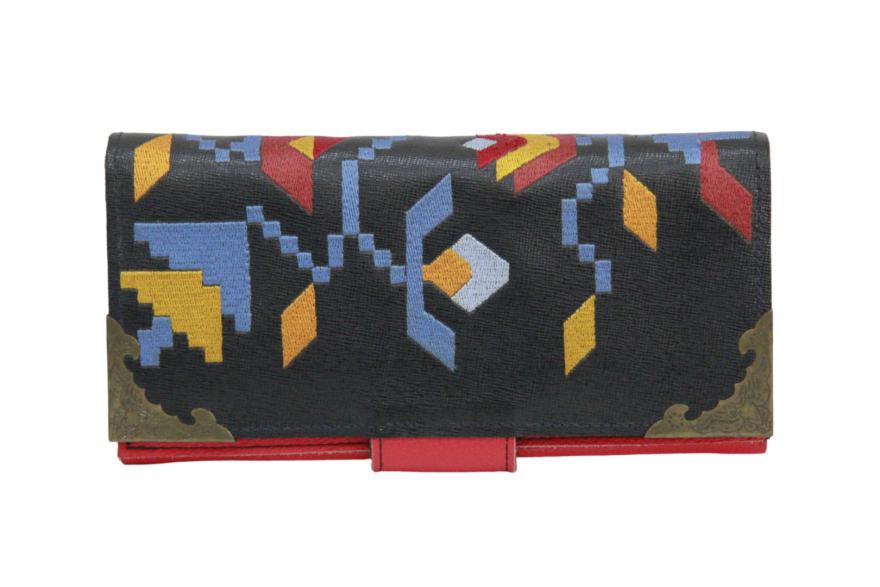 ladies_bag_embroidery_saffiano_ivelina_bobevski_besaka_1.jpg